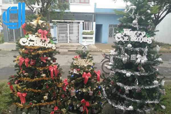 bảng giá trang trí cây thông noel trọn gói tại đà nẵng