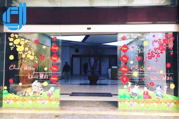 Đơn vị thiết kế dán trang trí decal tết nguyên đán tại Đà Nẵng chuyên nghiệp