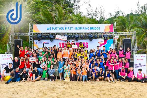 tổ chức team building camping tại đà nẵng đại học vnuk