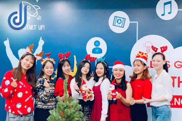 Tư Vấn Tổ Chức Trang Trí Noel Tại Đơn Vị Chuyên Nghiệp Tiết Kiệm